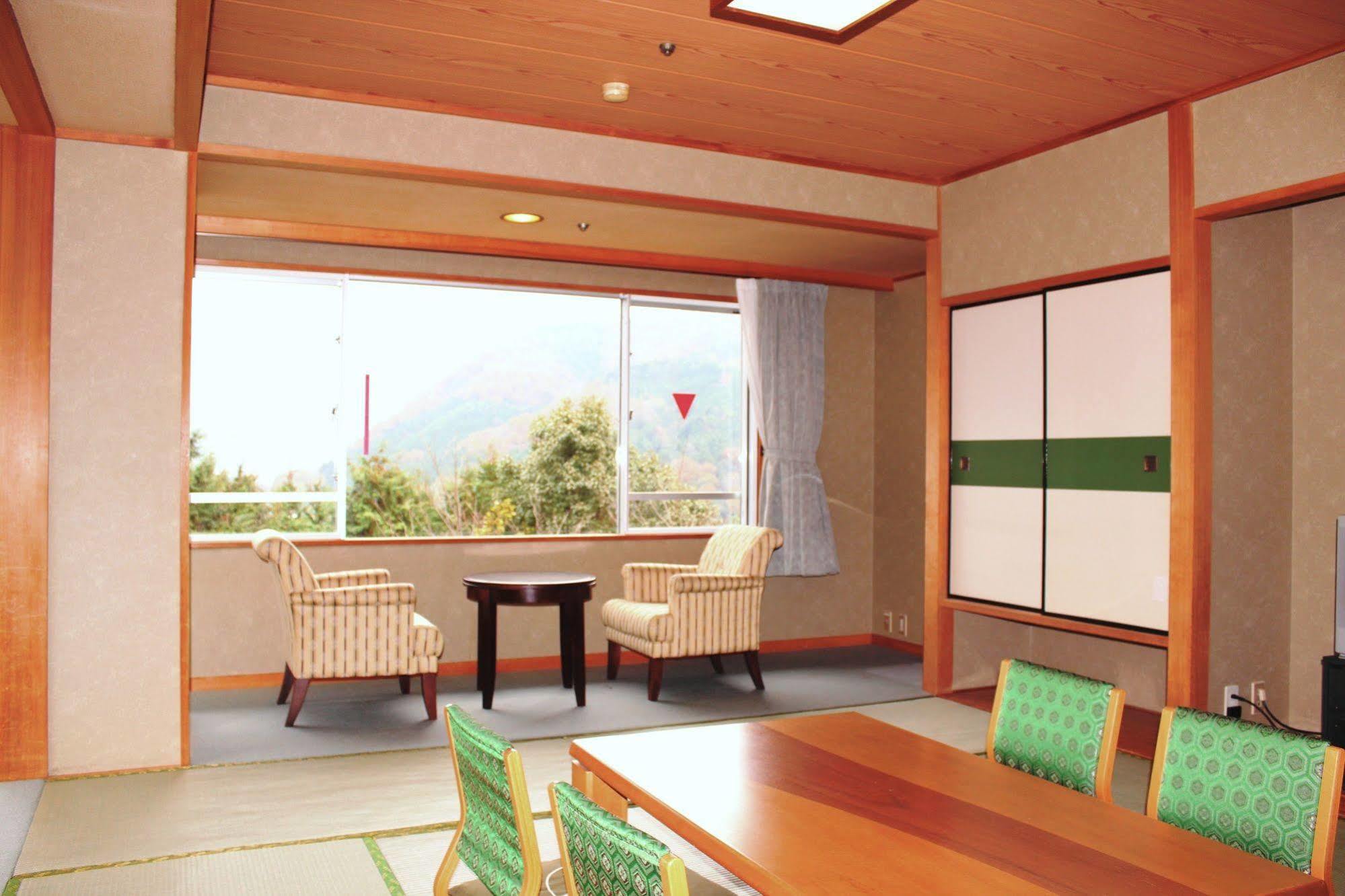 Awanosho Hotel Miyoshi  Buitenkant foto